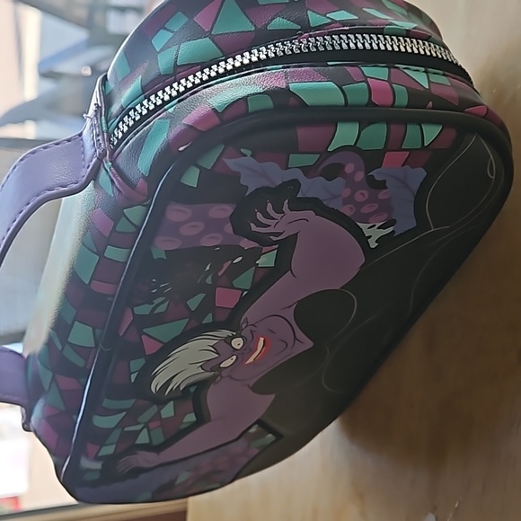 DISNEY URSULA COSMETIC CASE - Picture 5 of 13